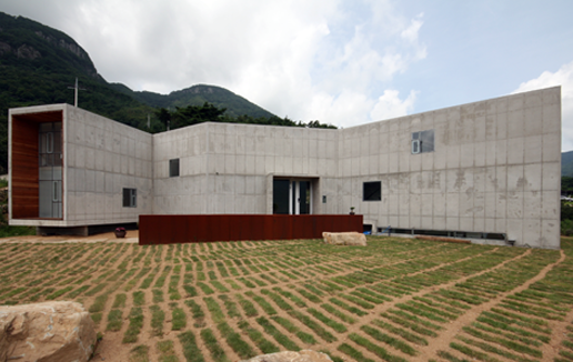gallery house M